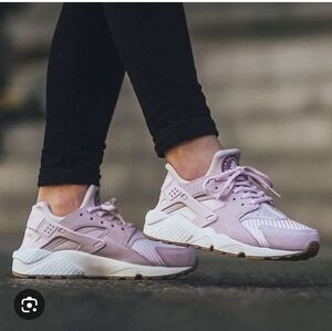 Nike Air Huarache Girls Purple Sneakers Size 4